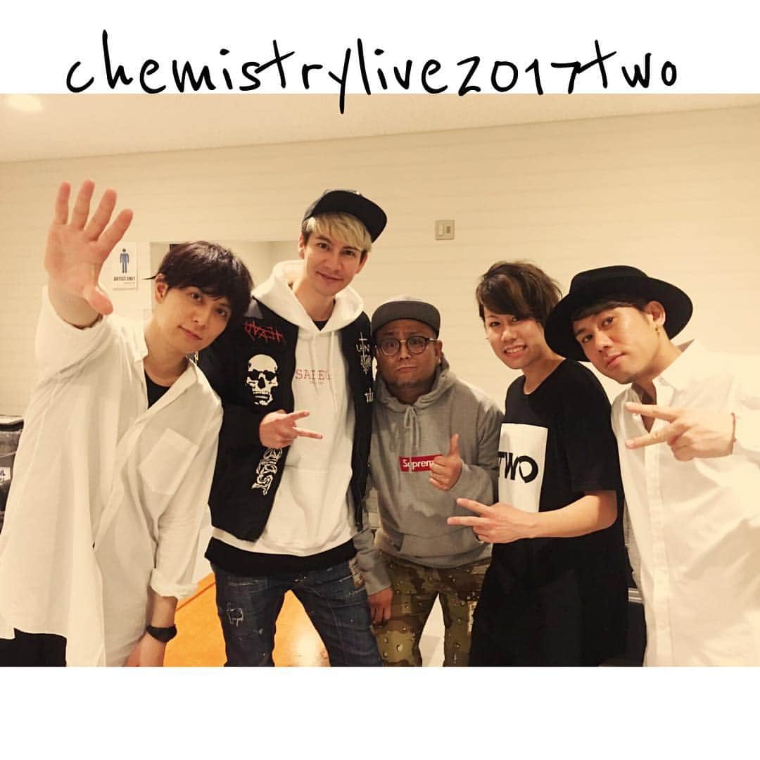 ジョー さんのインスタグラム写真 - (ジョー Instagram)「複数載せはタグつけられないのでもう一枚。  #CHEMISTRY #LIVE #東京国際フォーラム #chemistrylive2017two #川畑要 #堂珍嘉邦 #岸田勇気 #天才鍵盤奏者 #JOY #すべてのハーフの生みの親  2017.3.1」3月2日 3時08分 - doublename_jo