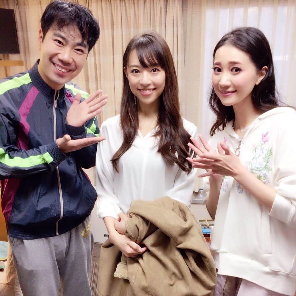 夢咲ねね（赤根那奈）さんのインスタグラム写真 - (夢咲ねね（赤根那奈）Instagram)「妹が観にきた時✨  藤井さんは、私達が子供の頃いつもTVで拝見してた方で、思い出に撮らせていただきました😆✨ 深水のもっくん、そして加賀谷のまーくんは姉妹で共演させていただいたご縁のあるお2人✌️✨ #BIGFISH #日生劇場 #藤井隆 さん #深水元基 さん #加賀谷真聡 くん #愛加あゆ #思い出写真 #🐠」3月2日 11時25分 - yumesaki__nene