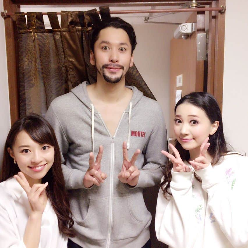 夢咲ねね（赤根那奈）さんのインスタグラム写真 - (夢咲ねね（赤根那奈）Instagram)「妹が観にきた時✨  藤井さんは、私達が子供の頃いつもTVで拝見してた方で、思い出に撮らせていただきました😆✨ 深水のもっくん、そして加賀谷のまーくんは姉妹で共演させていただいたご縁のあるお2人✌️✨ #BIGFISH #日生劇場 #藤井隆 さん #深水元基 さん #加賀谷真聡 くん #愛加あゆ #思い出写真 #🐠」3月2日 11時25分 - yumesaki__nene