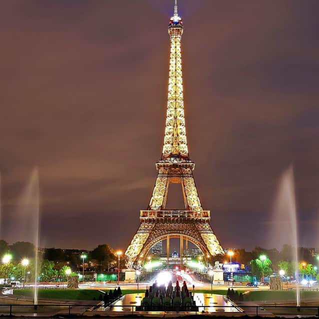 世界遺産オンラインガイドさんのインスタグラム写真 - (世界遺産オンラインガイドInstagram)「#フランス #世界遺産 #パリのセーヌ河岸 #パリ #エッフェル塔  パリのセーヌ河岸はフランスの首都パリを流れるセーヌ川の川岸のうち、シュリー橋からイエナ橋までのおよそ8kmほどが登録対象になっています。ここにはエッフェル塔やノートルダム大聖堂などが含まれています。」3月3日 11時59分 - world_heritage_site