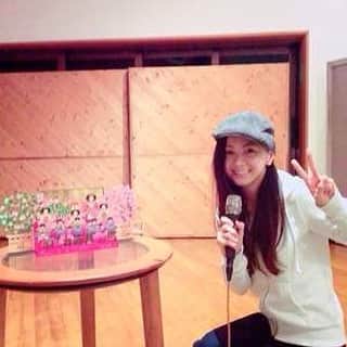 倉木麻衣のインスタグラム：「びっクラキ☆ (◎o◎) ❗ ❗ ❗ ❗ ❗ ⠀⠀⠀⠀ なんと、スタジオのブースに入ると！⠀⠀⠀⠀ (ブース＝レコーディング室) ⠀⠀⠀⠀ 素敵なお雛様カードが🎎✨❣ 飾られている‼️✨ ⠀⠀⠀⠀ ⠀⠀⠀⠀ 優しいスタッフさんの こ粋なサプライズにスマイル☺✨ 有り難や😊🙏✨⠀⠀⠀⠀ 引き続き、がんばります！ ⚡ ⚡ ⚡ ⚡ ⚡⠀⠀⠀⠀ お陰様で、本日も、音の中☆ ご一緒に、⠀⠀⠀⠀ 自分らしいサウンド🎵の中で、 思いっきり楽しんでいけたらいいね⭐️ ファイト！😉✊⠀⠀⠀⠀ ⠀⠀⠀⠀ Love & Melody🎹🎶🎷💃✨ by Mai.K☆★」