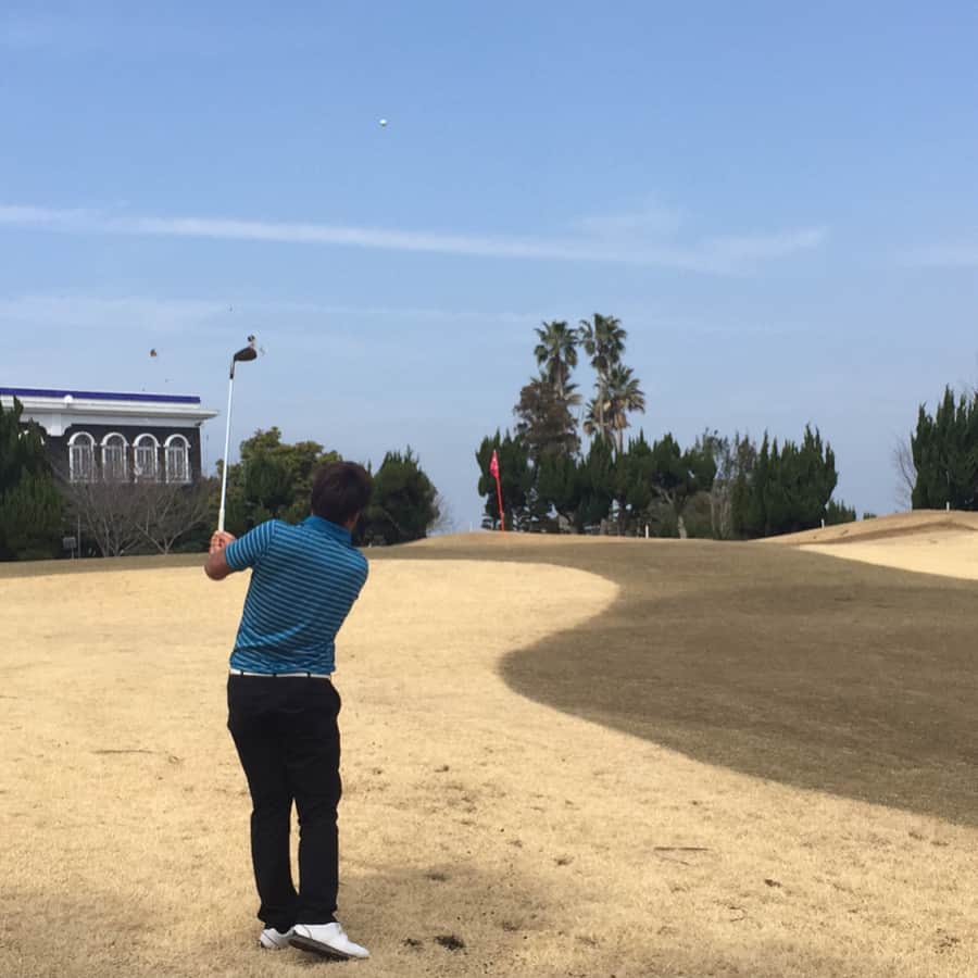藤島妃呂子さんのインスタグラム写真 - (藤島妃呂子Instagram)「昨日に続き、今日も1.5ラウンド。私はくたくた。体力ない〜。マサはどれだけでもまわれそう、、、 #golf #ゴルフ #スイングチェック #もう半袖 #まさくん #末っ子」3月3日 21時29分 - hirokofujishima
