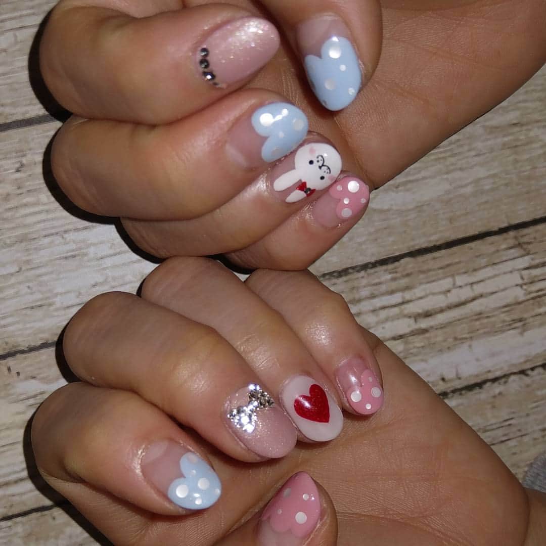 里美ゆりあのインスタグラム：「うさぎネイル♥ #ネイル」