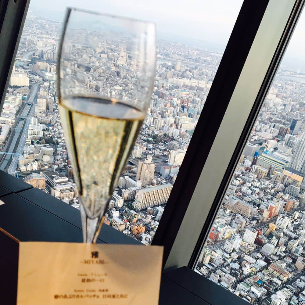 辻恵子さんのインスタグラム写真 - (辻恵子Instagram)「Had a great dinner. Thanks. So beautiful view. #634 #dinner #beatiful  #view #Tokyo #skytree #Tokyonight」3月4日 20時27分 - tuji_keiko