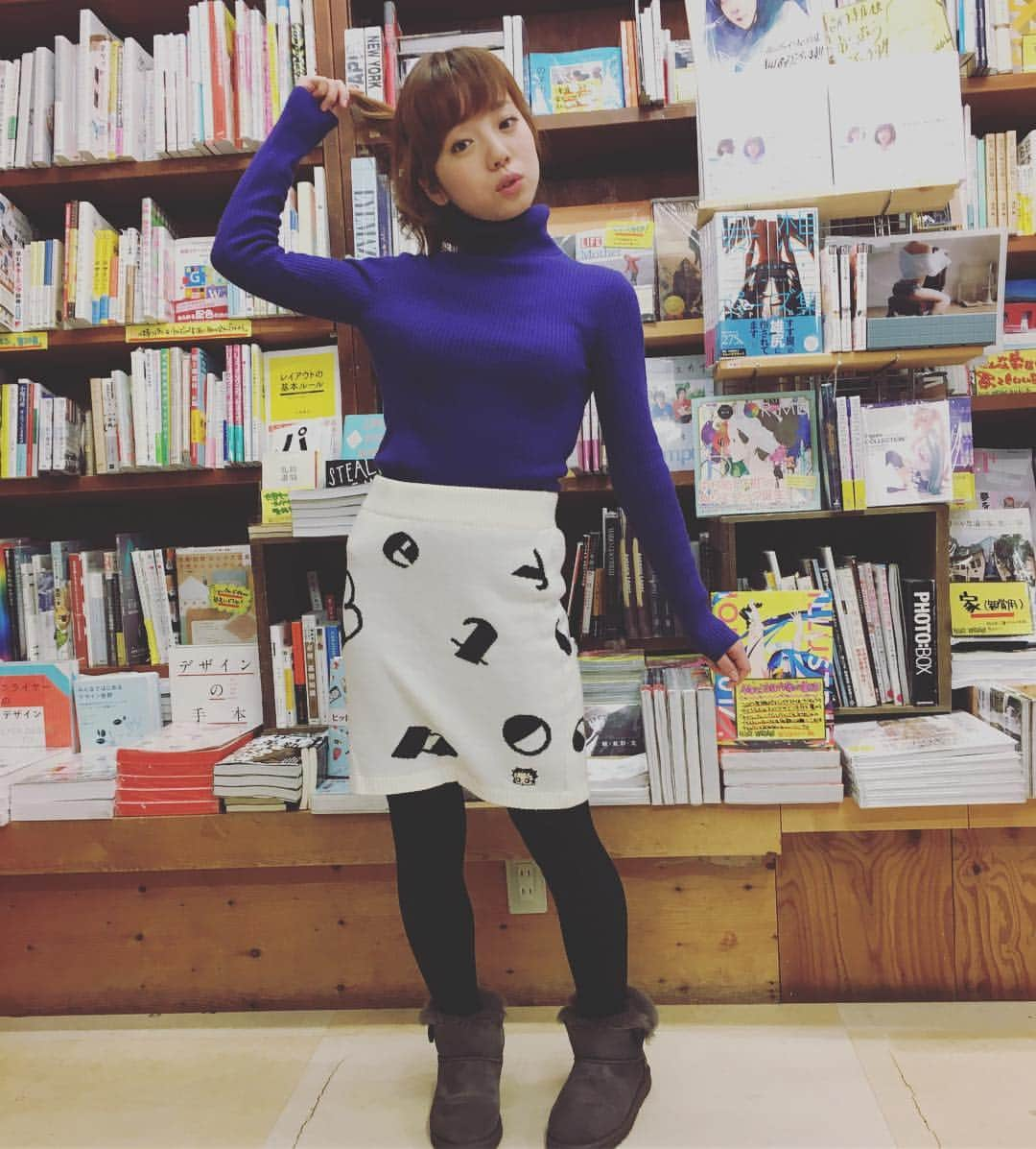 能登有沙さんのインスタグラム写真 - (能登有沙Instagram)「とぅでいずこーでぃねーと。 #タートルネック #ベティちゃん #タイトスカート #agg」3月5日 16時41分 - notoarisa