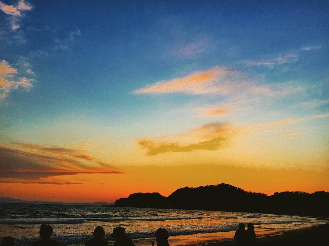 のインスタグラム：「#某撮影中の #海空 #ゴールデンタイム #最高です✨」