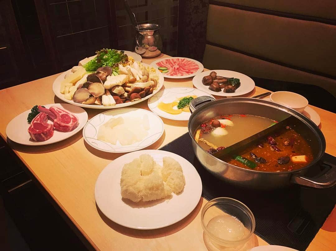 吉田愛璃のインスタグラム：「またも幸せの火鍋😋💓」