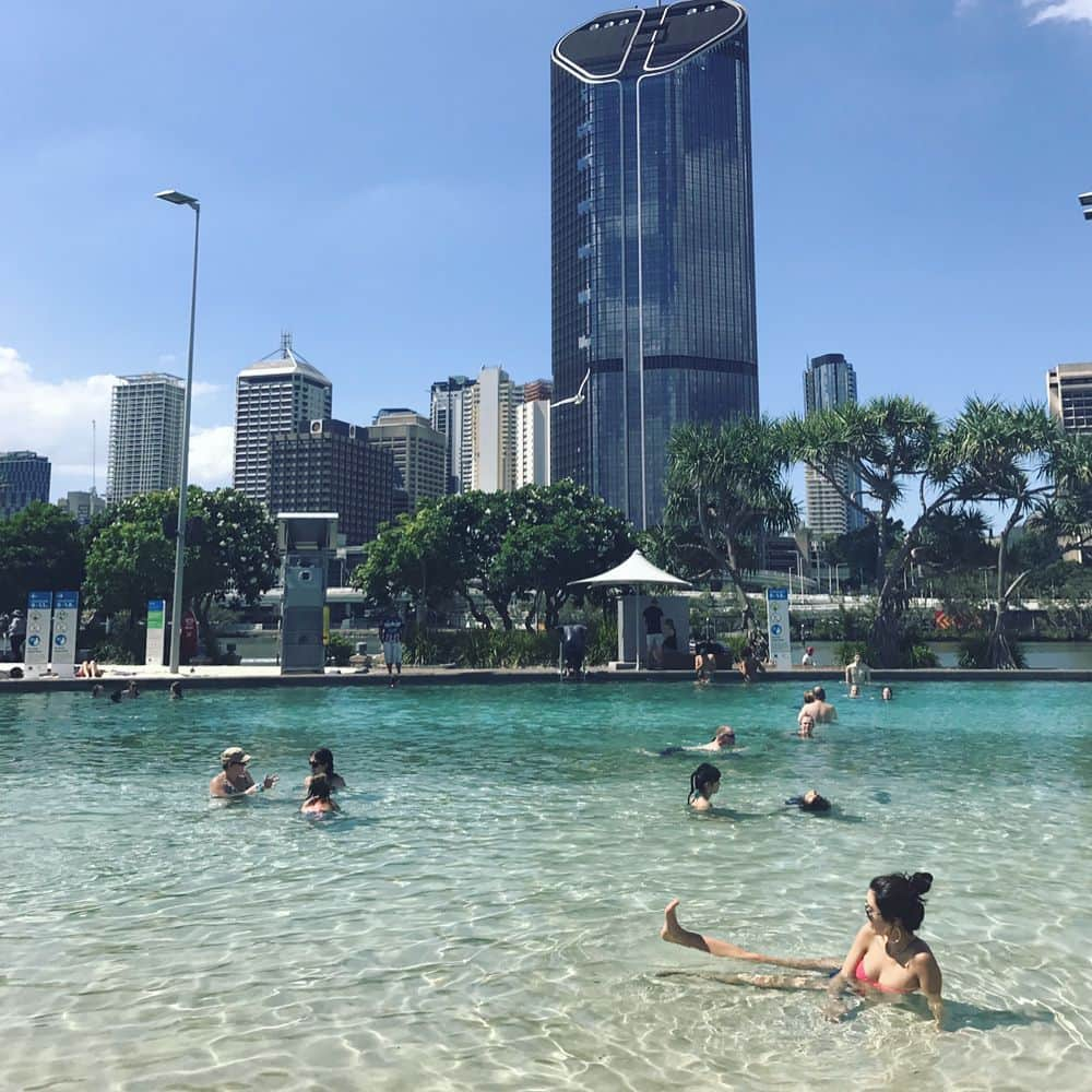 アン・シネさんのインスタグラム写真 - (アン・シネInstagram)「One last dip before 'Back to Reality'」3月6日 13時59分 - shinaeahn