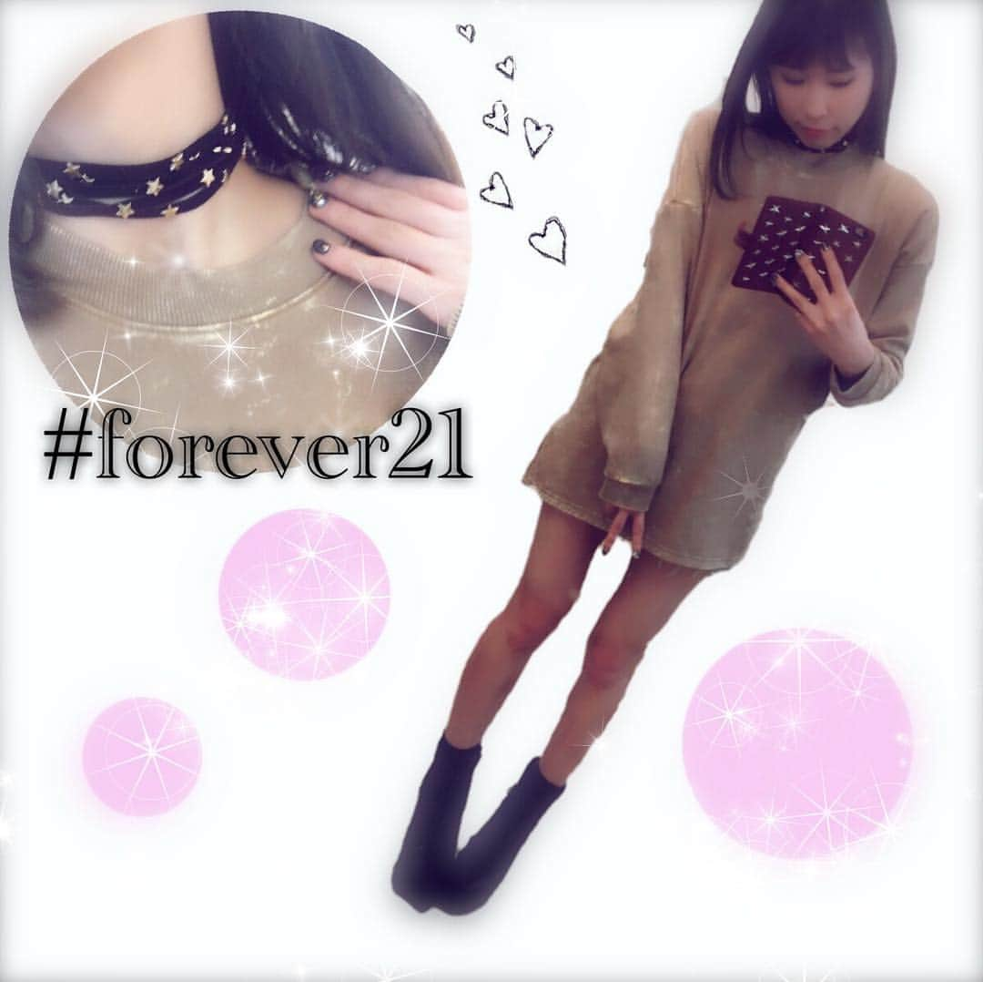 佐伯かなのインスタグラム：「安心してください、履いてます。 な激安服day(´°▽°｀)💓💓 ･ ･ ･ ･ #スウェットワンピース #onepeace #ワンピース #ミニワンピ #チョーカー #太めチョーカー #ベロア #星柄  #ショートブーツ #forever21 #プチプラコーデ #シンプル #私服#冬服#outfit#coodinate #idol #CANDYGOGO #佐伯かな #かなぶん#followmenow #followme #japanesegirl #f4follow #me」