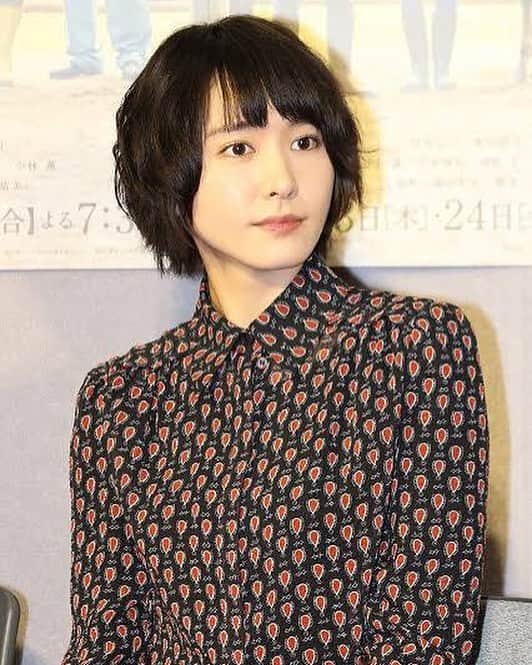 新垣結衣 ファンページのインスタグラム：「' 「絆　走れ奇跡の子馬」試写会！ ' 前編が3月23日/後編が3月24日 NHK総合/午後7時30分から ' #新垣結衣#ガッキー#yuiaragaki#絆#岡田将生#かわいい#かっこいい#大好き#ショートヘア#ピアス #cute#cool#love#shorthair#piece#귀여워」