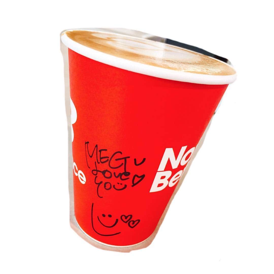 佐藤めぐみさんのインスタグラム写真 - (佐藤めぐみInstagram)「癒し。#愛を感じるっ！#ふふふ#コーヒー#coffee #coffeeholic #nothingbetter #harajuku #thankful  From @ino_asami」3月6日 19時30分 - meguuuuusuke