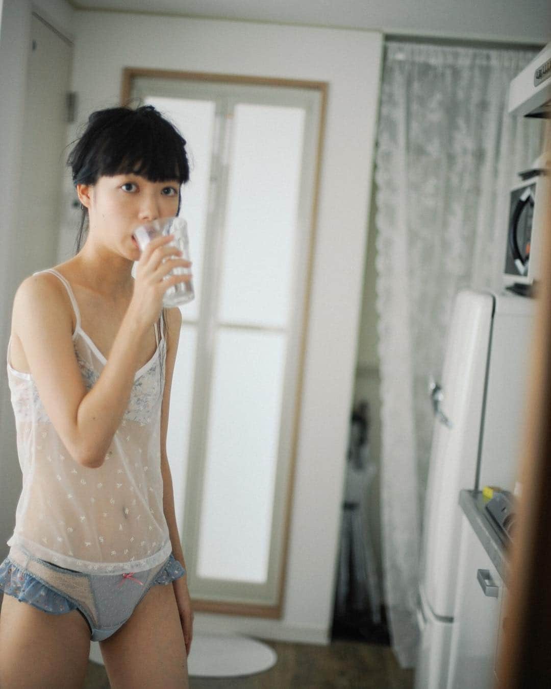 花盛友里さんのインスタグラム写真 - (花盛友里Instagram)「Good morning;) . . . . . #脱いでみた #たけすえしおり #武居詩織 #girl #flower #japan #white #pink #gm #花盛友里 #japanese #portrait #photographer」3月7日 5時32分 - yurihanamori