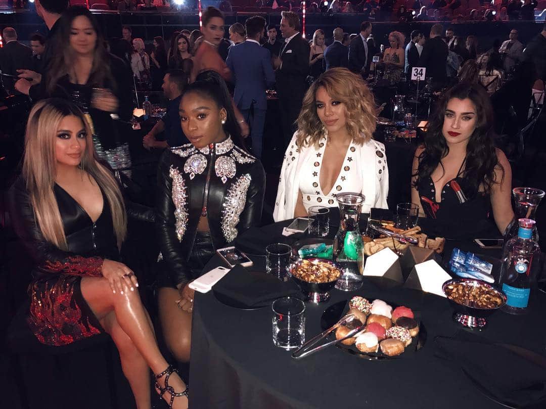 フィフス・ハーモニーのインスタグラム：「Last night 🌹 @iHeartRadio #iHeartAwards」
