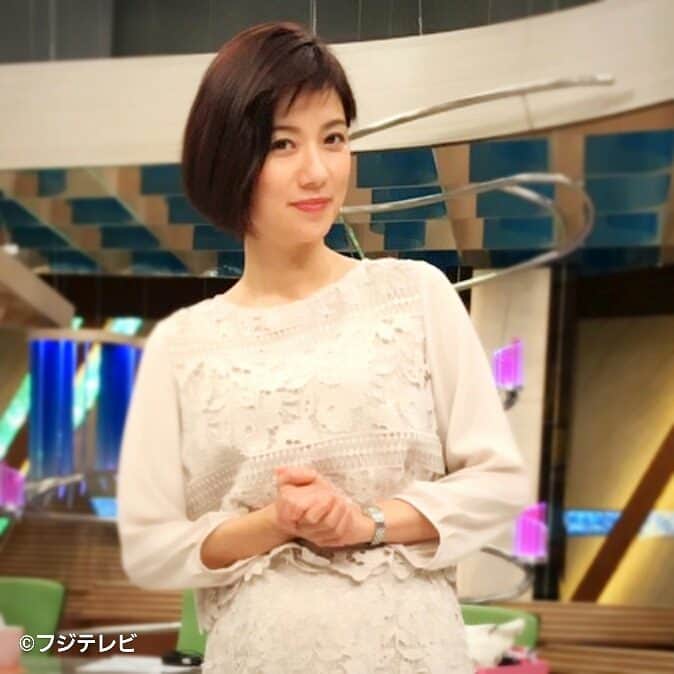 フジテレビ「とくダネ！」のインスタグラム：「今日の梅津さんは透け感のあるカットレースのセットアップ ジョーゼット袖でエレガントなコーディネート♪ #梅津弥英子 #とくダネコーデ #アナウンサー #カットレース #セットアップ #sunauna #どんなセリフが合うでしょう #とくダネ大喜利 #ファッション #コーディネート #今日のコーデ #コーデ #大喜利 #2017 #3月6日 #月曜日 #とくダネ #tokudane #フジテレビ #fujitv 170306」