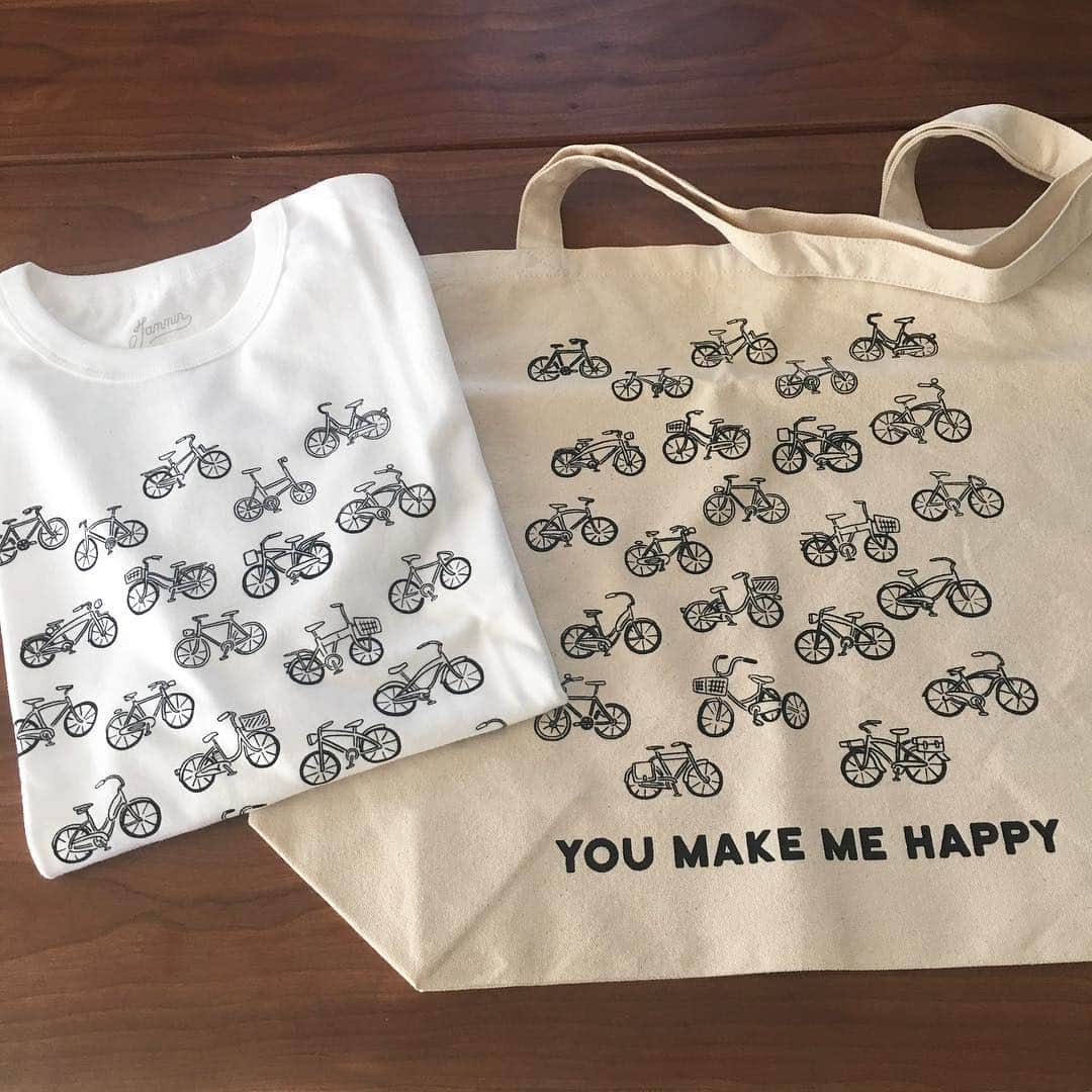 田中美里さんのインスタグラム写真 - (田中美里Instagram)「以前ご紹介したダウン症の子どもたちのためのチャリティティシャツが届いていました。  自転車のデザインがとっても可愛い。 トートは大きめなのでなんでも入って使いやすい。  #ダウン症#3月21日は世界ダウン症の日 #自転車 #田中美里」3月9日 13時19分 - misatotanaka77