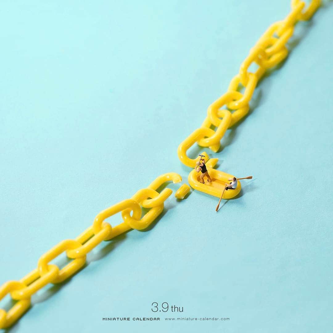 田中達也さんのインスタグラム写真 - (田中達也Instagram)「. 3.9 thu “Released from Chain” . 負の連鎖を断ち切る！ . . #そしてゴムボートで脱出 #鎖 #RubberBoat #Chain .」3月9日 8時05分 - tanaka_tatsuya