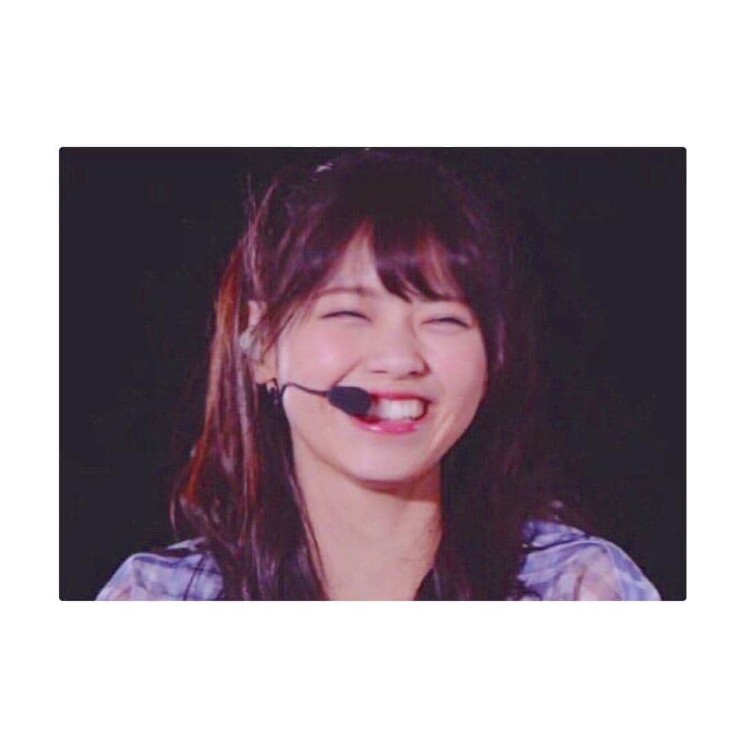 乃木坂46 のぎのぎのインスタグラム：「⊿⊿⊿ お昼休みの癒しタイム🌟 今日はなぁちゃんの笑顔☺️ なぁちゃんのハーフツイン最強。 . 大阪帰ります〜🏃🏻🏃🏻 また寂しくて面倒くさい独り暮らしに… ずっと実家で暮らしたい😇田舎好き . 4時間バスなので暇です😇 #乃木坂46#nogizaka46#ハーフツイン #西野七瀬#なぁちゃん#ななせまる #アイドル#モデル#可愛い#笑顔#女優 #idol#model#kawaii#cute#girl#smile #japan#japanese#japanesegirl #20170309」