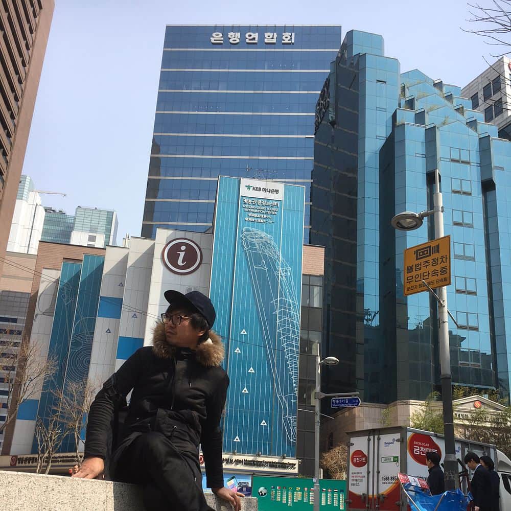 稲田直樹さんのインスタグラム写真 - (稲田直樹Instagram)「さよなら、韓国。 お客様ありがとう。 スタッフさんありがとう。 通訳のコウさんありがとう。 ガイドの皆さんありがとう。 韓国の劇場の皆さんありがとう。 韓国の芸人さんありがとう。 韓国の街並みありがとう。  ありがとう。 堀やん。」3月24日 2時34分 - inada1228