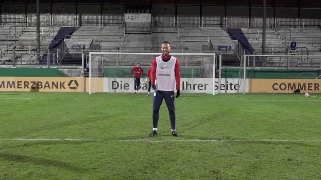 コーリー・ウッドローのインスタグラム：「💥⚽️」