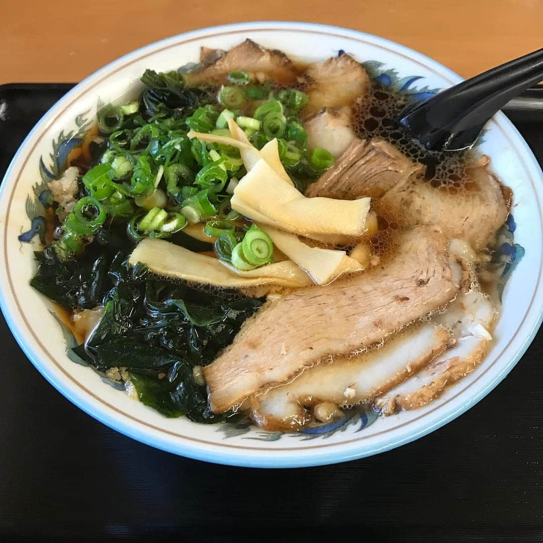 福井優也のインスタグラム：「久しぶりにラーメン行ってきました🤔 #お久しぶりです #味よし #やっぱり美味しいっす #ごちそうさまでした #明日はシートです #頑張ります」