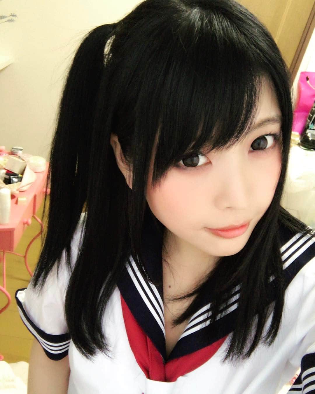 新村あかりのインスタグラム：「ツーサイドアップ×セーラー服❤️」