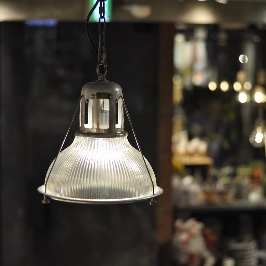 ACME Furnitureのインスタグラム