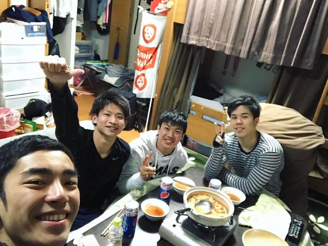 白井健三さんのインスタグラム写真 - (白井健三Instagram)「部屋替え完了！また新しいルームメイトと1年間楽しみます😝  #NSSU#gym#205#roommates#2017年度#佐藤部屋#佐藤匠#白井健三#田中樹#石原琢磨#takumisato#kenzoshirai#tatsukitanaka#takumaishihara#よろしくお願いします」3月12日 21時05分 - kenzoshirai