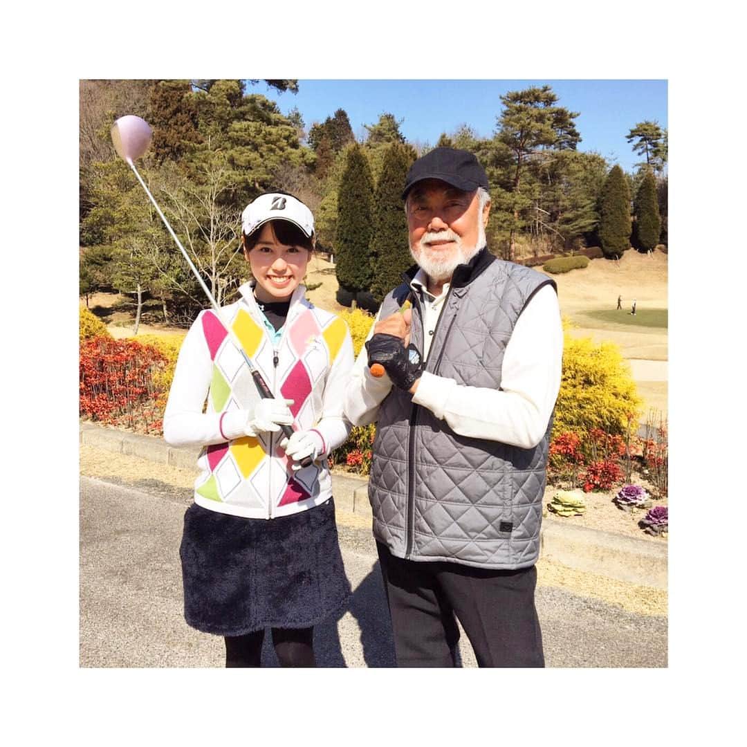中根夕希のインスタグラム：「今日は…🏌️🏌️⛳️🏌️‍♀️🏌️‍♀️ #ラジオ局ゴルフコンペでした #安仁屋宗八 さんと #とってもいい天気☀︎ #気持ちよかったあ #久井カントリークラブ #いちご頂きました🍓 #明日からまたがんばろう☺︎ #皆様お疲れ様でした」