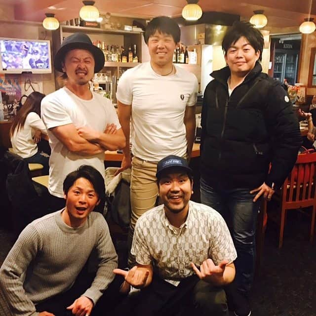 高橋大樹さんのインスタグラム写真 - (高橋大樹Instagram)「平安の先輩方とＷBC見ながら👍  #レゲエ#強さん#平安#たま矢#お先に失礼します。」3月12日 22時22分 - honkonahaha