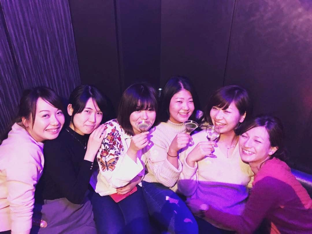 武田華奈さんのインスタグラム写真 - (武田華奈Instagram)「. ちょっと前。 同期女の子全員集合😎💋 #このショット何枚撮っただろう」3月12日 22時58分 - kana_takeda.19