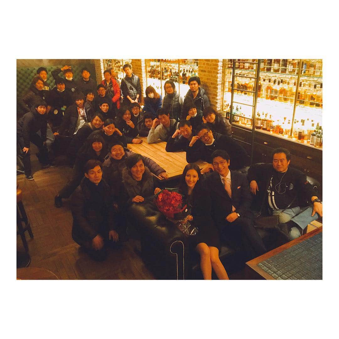 のインスタグラム：「#ALIFE 榊原実梨オールアップ致しました！  豪華キャストの皆さんの中、ピンマイクで心臓の音を拾っちゃうくらい緊張してました。本当に素晴らしい作品に携われたこと光栄に思ってます！残りの撮影、そして最終話！見届けてください！」