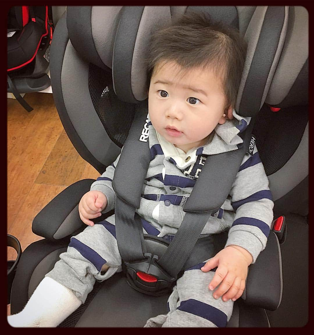 小堀ケネスさんのインスタグラム写真 - (小堀ケネスInstagram)「Little Dean likes his new car seat!! ディーン君新しい車ベビーシートを気に入った見たい！😆 #notdrunk #littledean #pampers #carseat #recaro #mommy #daddy #happy #ディーン君 #パンパース #ベビーシート #レカロシート #かっこいい #鬼ママ #パパ #親バカ #家族 #愛  @mariakamiyama  @recarokids」3月13日 12時31分 - kenkob0903