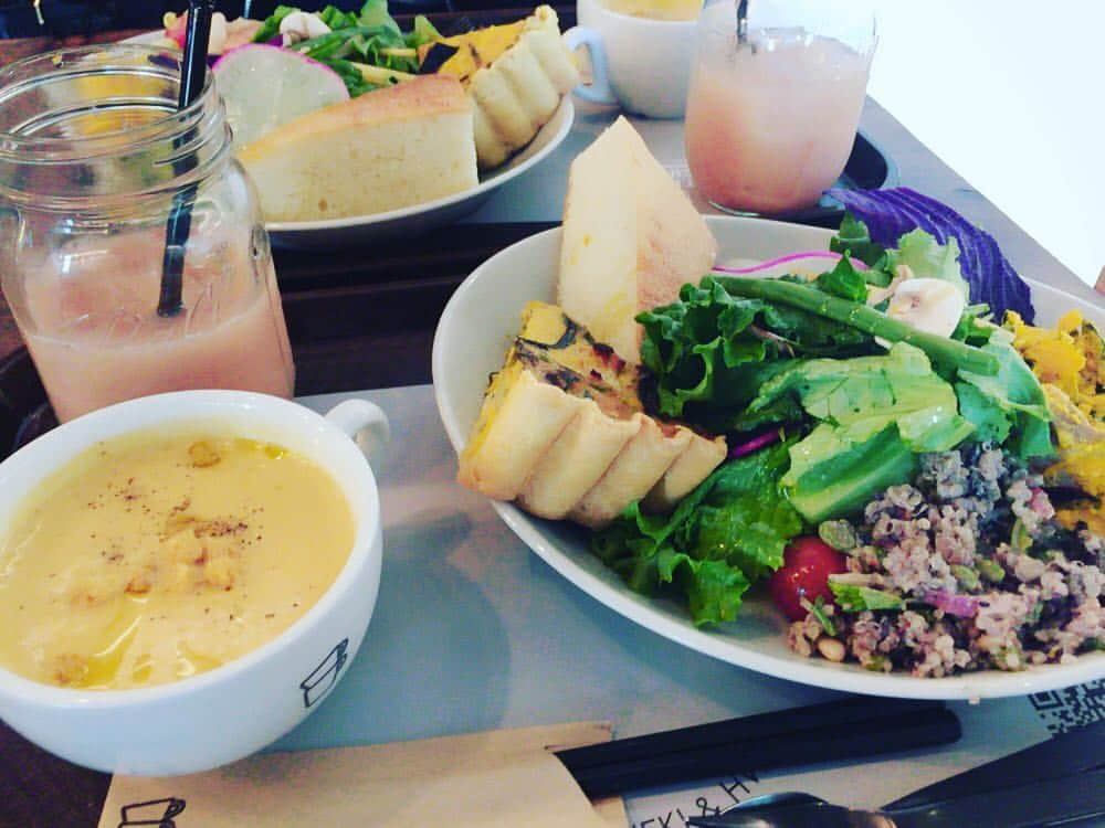 酒井萌衣さんのインスタグラム写真 - (酒井萌衣Instagram)「だいすき。👶🏻🍴 #thecups #salad #soup」3月14日 7時48分 - mei_sakai