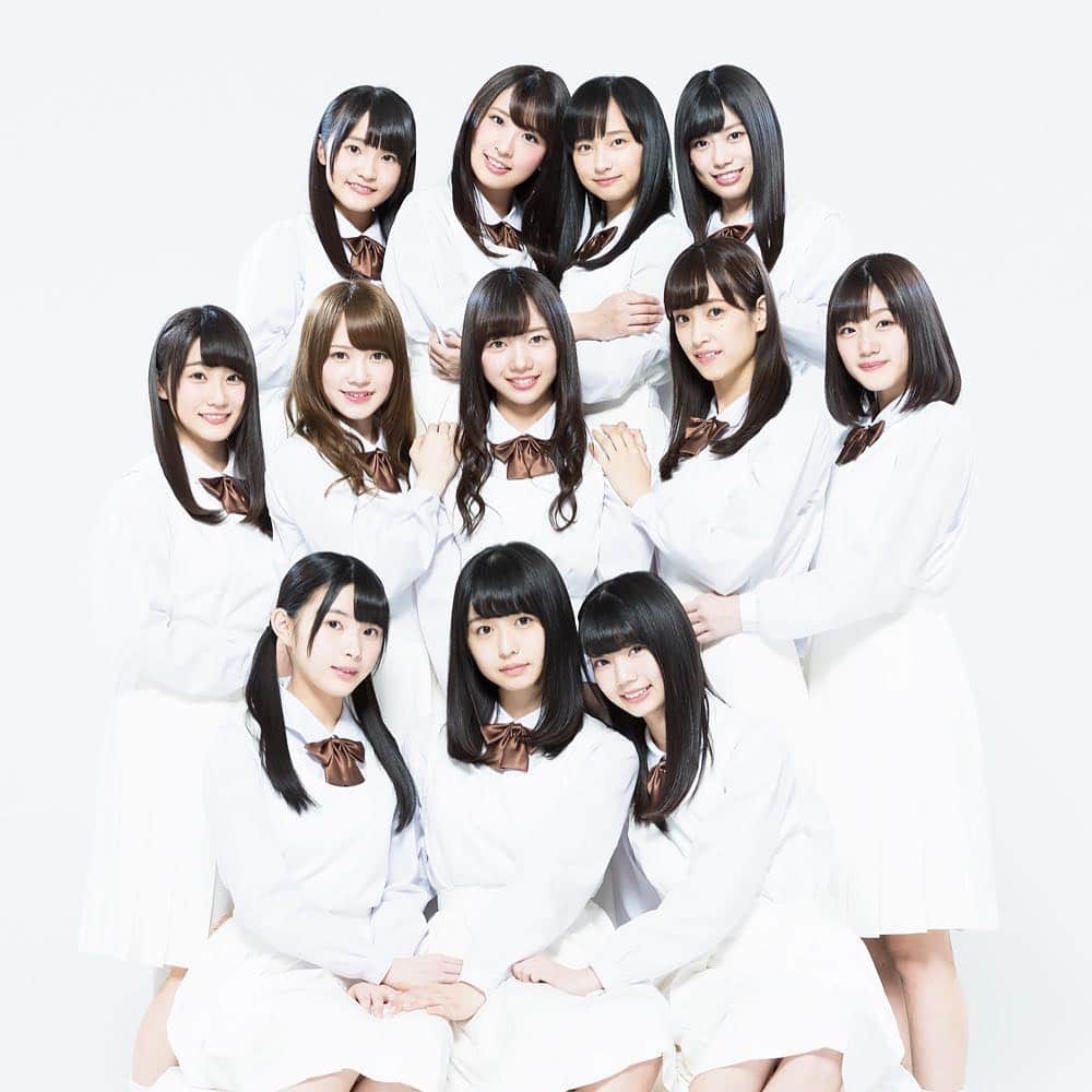 週刊少年マガジンのインスタグラム：「欅坂!? いいえ、ちがいます。 #けやき坂46  ひらがなけやきが巻頭グラビアでマガジン初登場！こちらのクオカードを抽選で５０名さまにプレゼント！詳しくは本日発売の週刊少年マガジンにて  #けやき坂46 #ひらがなけやき #欅坂46」