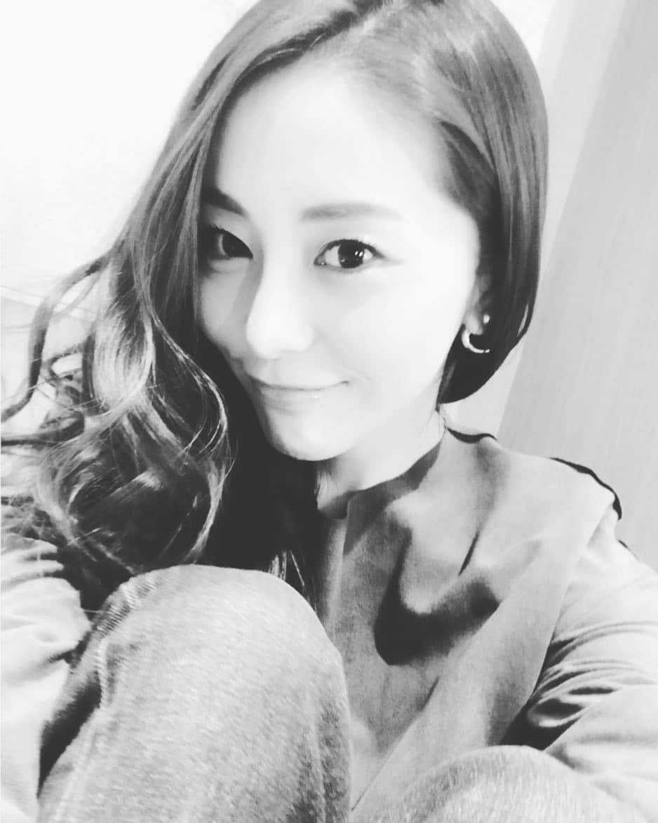 熊切あさ美さんのインスタグラム写真 - (熊切あさ美Instagram)「髪伸びた😊 たまにショートにしたくなる😳 しばらくはロングかな #ロングヘアー #髪型 #意外とらくちん #熊切あさ美」3月15日 12時49分 - asami_kumakiri