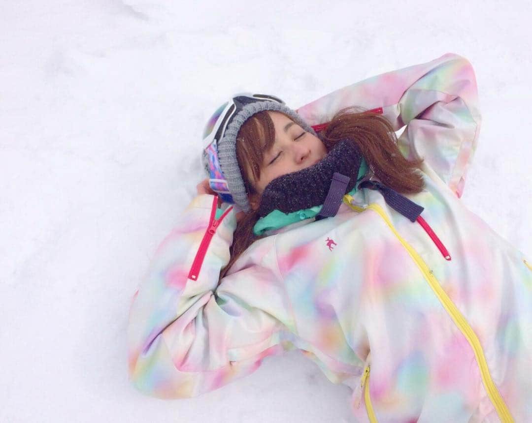 久慈暁子さんのインスタグラム写真 - (久慈暁子Instagram)「* 全部雪のせいだ⛄️❄️ * #全部雪のせいだ  #スノボ #スキー」3月16日 22時26分 - kuji_akiko
