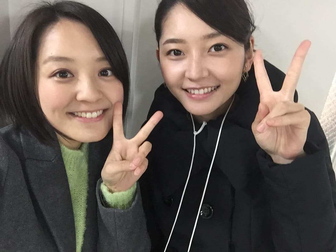 藤林温子さんのインスタグラム写真 - (藤林温子Instagram)「. ばったり❤️ . ワンダー取材中の竹崎アナに遭遇！ 久しぶりで嬉しかったです！ 彼女は夕方のオンエアに向かいました！  約束の日までお互い頑張ろうね ゆかちゃん一生懸命屈んでくれてありがとう！  #甲子園 #センバツまで #あと少し #分け目一緒 #竹崎アナ」3月16日 16時16分 - atsuko_fujibayashi