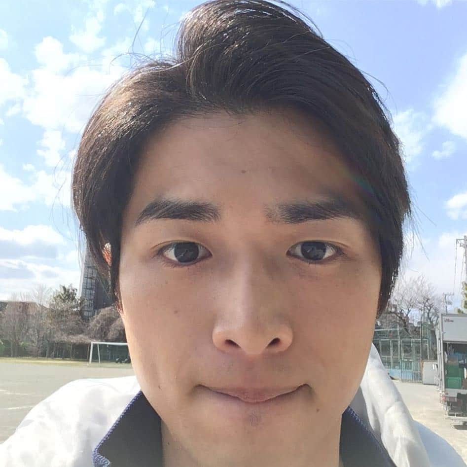 白洲迅さんのインスタグラム写真 白洲迅instagram 前髪上げ男 思いっきり前に向かって生えてるから 上げるの大変 すぐ降りてくる 3月17日 13時58分 Jin Shirasu Official