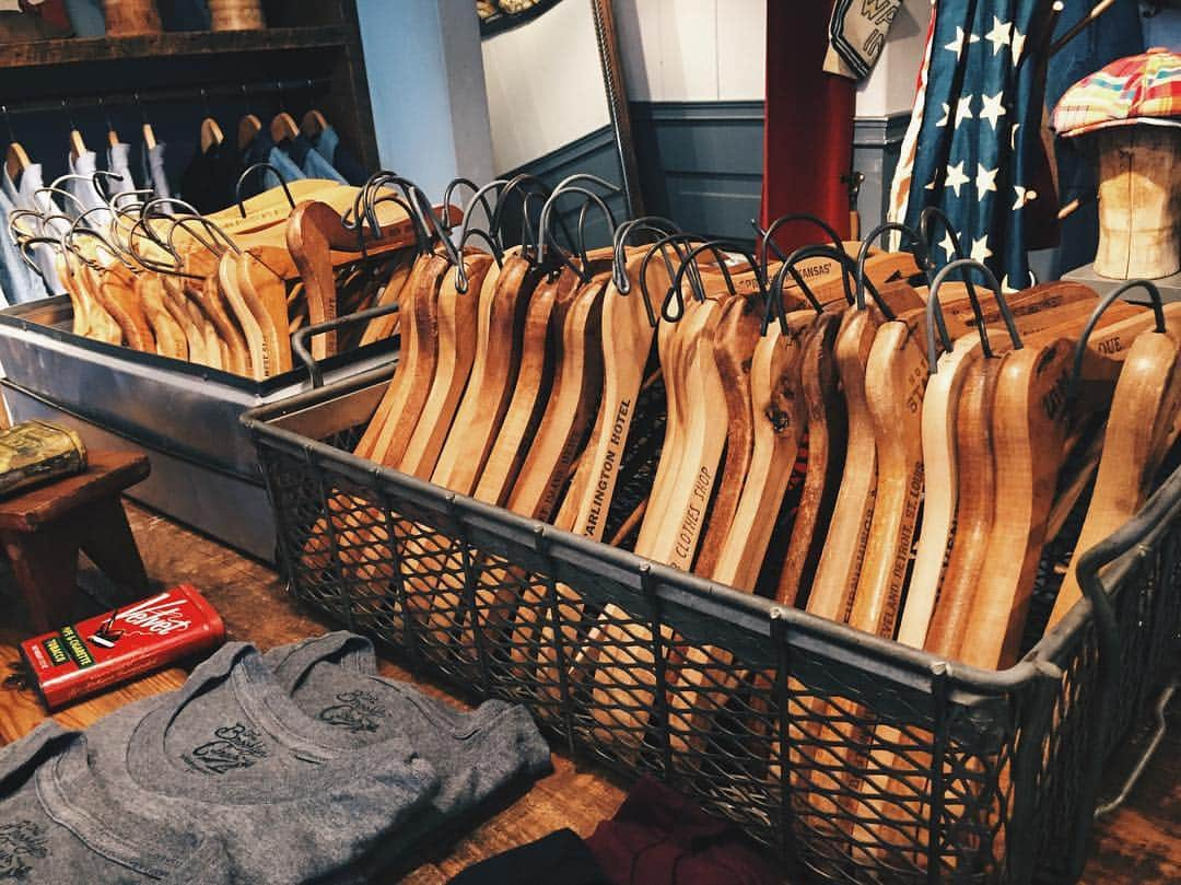 GreenAngleのインスタグラム：「Vintage Wooden Hangers ALL 1,944yen. #greenangle #woodhanger #woodenhanger #vintage #hanger #antique」