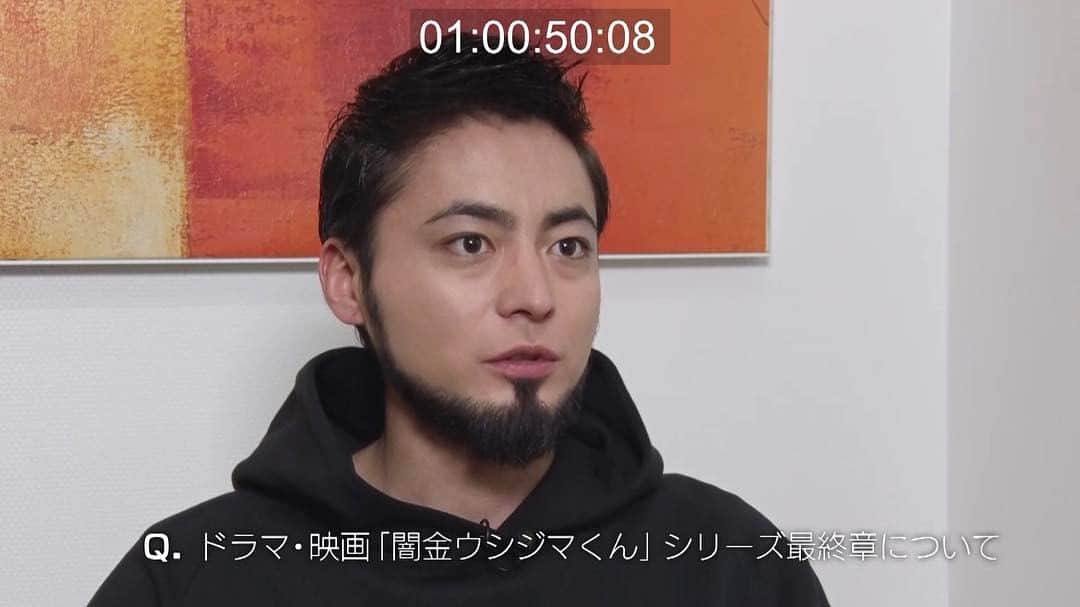 TVドラマ&映画『闇金ウシジマくん』公式のインスタグラム：「【特典情報⑧ザ・ファイナル メイキング】6年という長い間、丑嶋を演じてきた山田孝之さんに最終章を迎えた感想を聞いたインタビューや、シリーズを駆け抜けた豪華キャストたちのクランクアップの瞬間✨また、話題を呼んだラストシーンの撮影秘話など、ファン必見の貴重な映像が盛り沢山！㊙️」