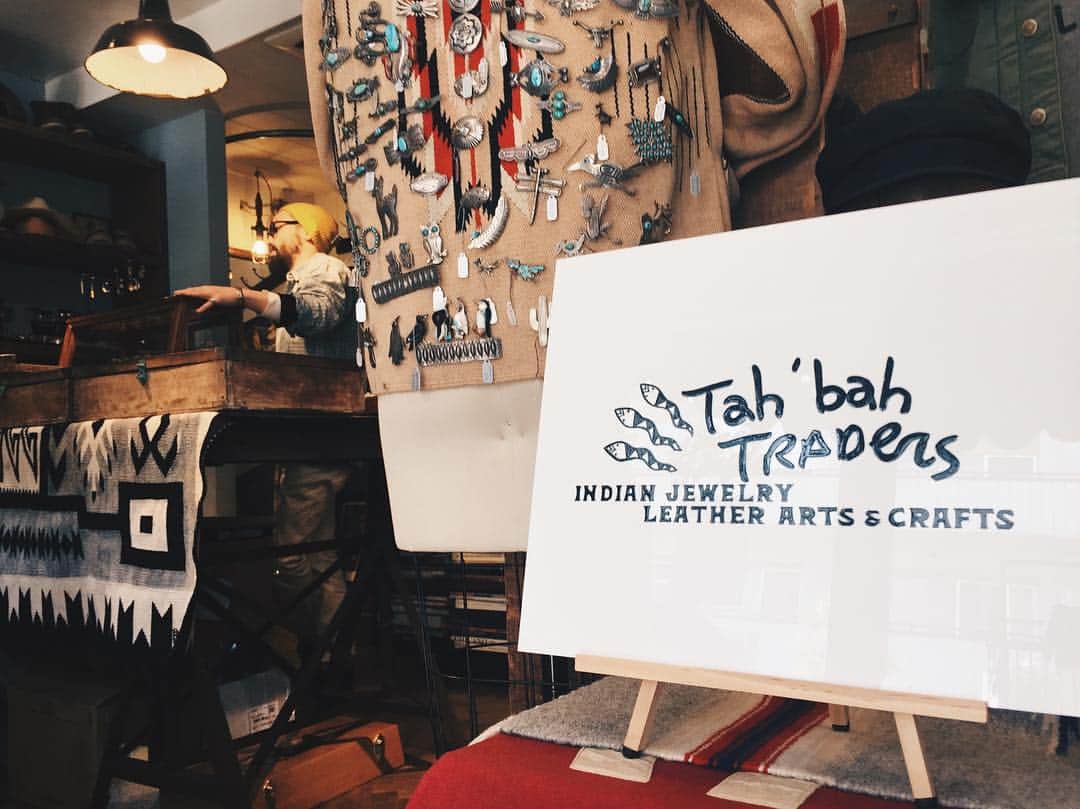 GreenAngleのインスタグラム：「@tahbah Vintage Indian Jewelry Trunk Show Day.1 #tahbah #indianjewelry #greenangle #フレッドハービー #ナバホ」