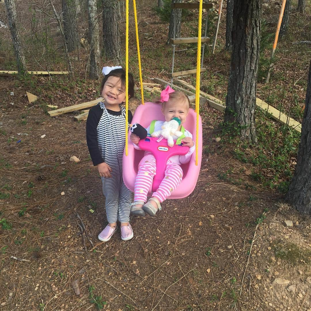 ジェイソン・スタンリッジのインスタグラム：「I miss these little smiles and even their little sassy attitudes. (Always wanted girls like their mama).....」