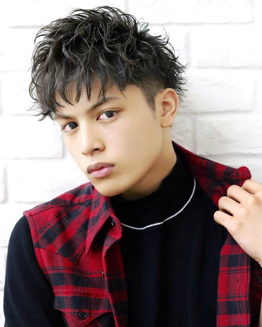 斉藤平七（へえ）のインスタグラム：「短髪✖︎暗髪✖︎へえ . . . この時は前髪が短くて眉毛が見えるからこまめに手入れしてたけど最近サボり気味かも💦 . . . 眉毛の大切さに改めて気づいた🤔💭 . . . #暗髪短髪なへえ #へえ #斉藤平七 #ぺえへえ #すっぴん #暗髪 #短髪 #サロン#フィリピン人 #メンズ #model #photo #instagood #selfie #selfietime #me #I #l4l #like4like #follow #followme #fashion」