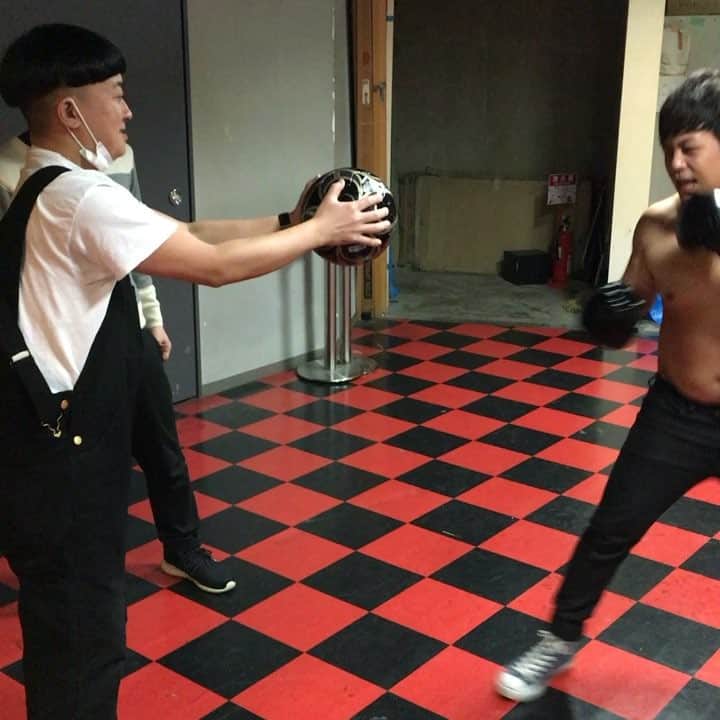 アントニーのインスタグラム：「大トニーダイエット計画。 BYチョコレートプラネット  #ダイエット #チョコレートプラネット #大トニー」
