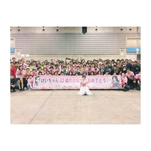 上西恵さんのインスタグラム写真 - (上西恵Instagram)「誕生日当日に握手会！ 沢山お祝いしてもらえて幸せでした☺️💓 本当にありがとう！ 写真切れちゃってる方たちごめんね😢😢 写りきらないくらい沢山嬉しかった😢😢 #上西恵生誕祭」3月18日 20時33分 - jonishi_kei