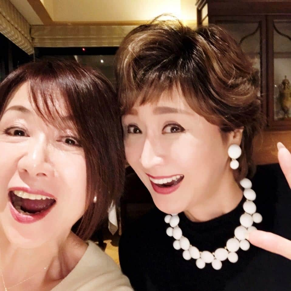 奈美悦子さんのインスタグラム写真 - (奈美悦子Instagram)「長〜〜いお友達 小林幸子さんと久しぶりのご飯会❣️ あっと言う間の楽しい時間でした。#友達#長い#楽しい時間 #小林幸子#ありがとう」3月19日 6時35分 - nami.etsuko