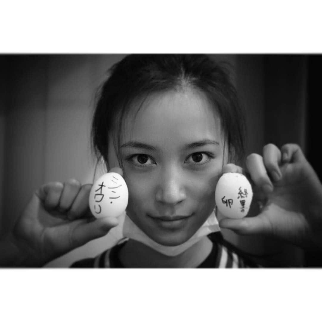 高橋ユウさんのインスタグラム写真 - (高橋ユウInstagram)「#スーパーダンガンロンパ2thestage2017  本日もご来場いただきありがとうございます。  明日も全力少女で待っています。 懐かしの稽古写真。  #終里赤音 #スーパーダンガンロンパ2  #スーダン2 #ダンステ」3月18日 23時18分 - takahashiyu.official