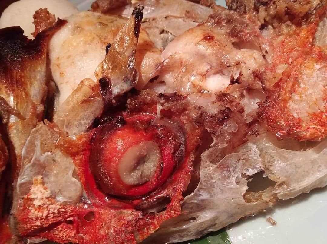 里美ゆりあのインスタグラム：「深海魚美味しい♪ #グロい#目玉好き#めぬけ#でかい」