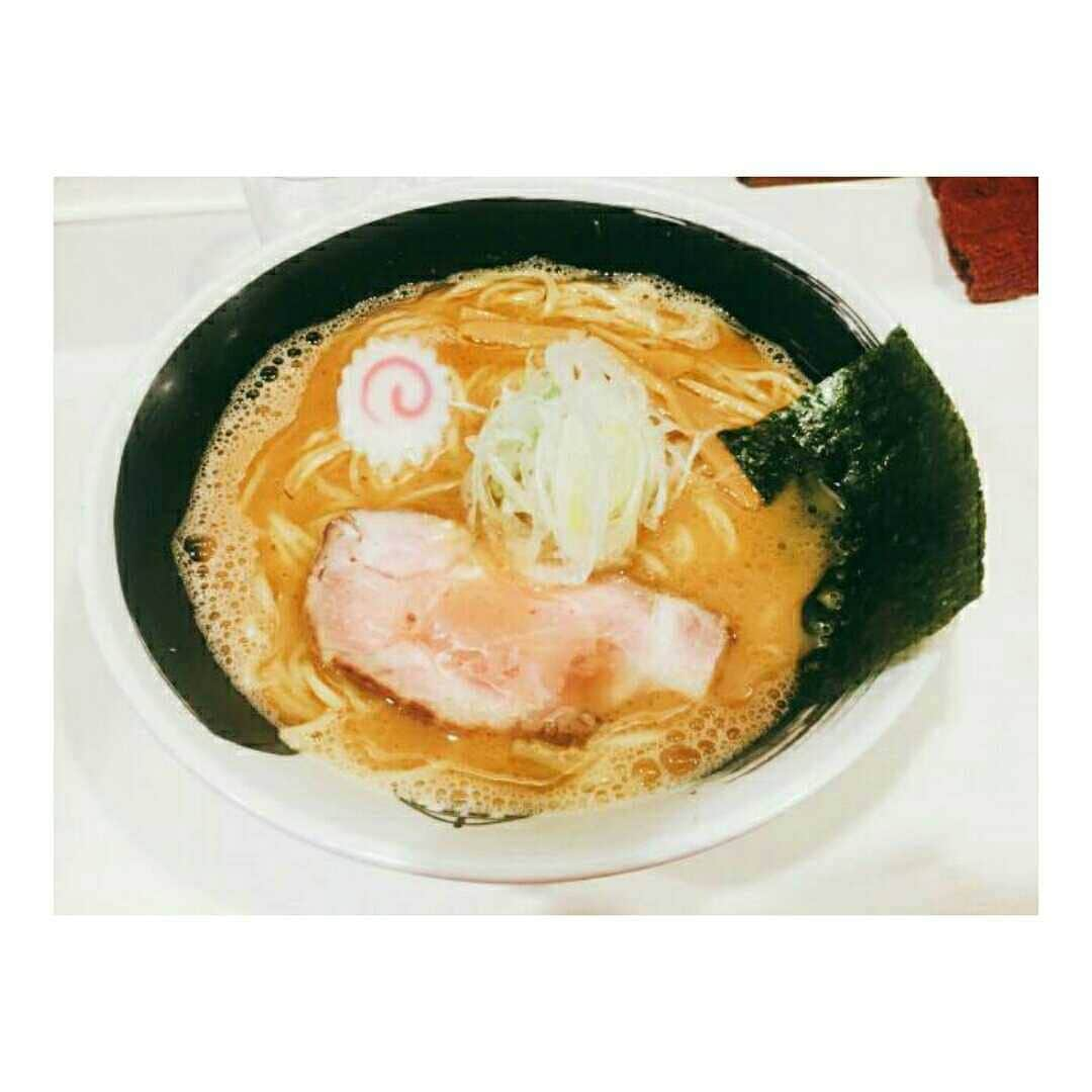 麺処 誇さんのインスタグラム写真 - (麺処 誇Instagram)「こってりラーメン  #西新宿#新宿区#歌舞伎町#新宿駅#新宿三丁目#新宿#新宿二丁目#新宿御苑#つけ麺#ラーメン#醤油ラーメン#味噌ラーメン#ラーメンインスタグラマー#ラーメン倶楽部#グルメ#コッテリ#風雲児#屯ちん#富田製麺#こってりラーメン#麺処誇」4月13日 15時37分 - mendokoro.hokori