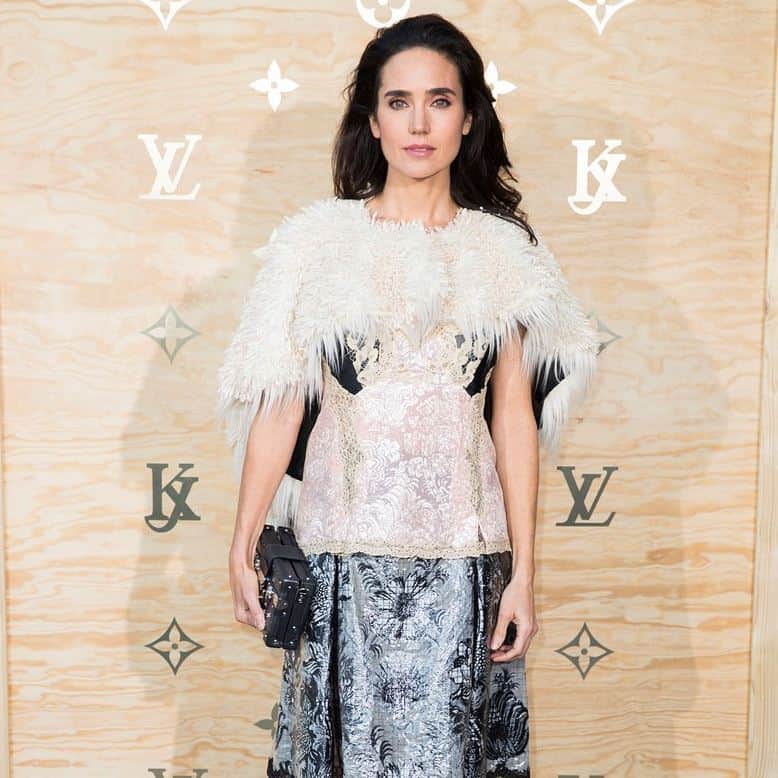 ジェニファー・コネリーのインスタグラム：「Jennifer Connelly show off their style while attending a Louis Vuitton event on Tuesday (April 11) in Paris, France. @louisvuitton #jenniferconnelly」